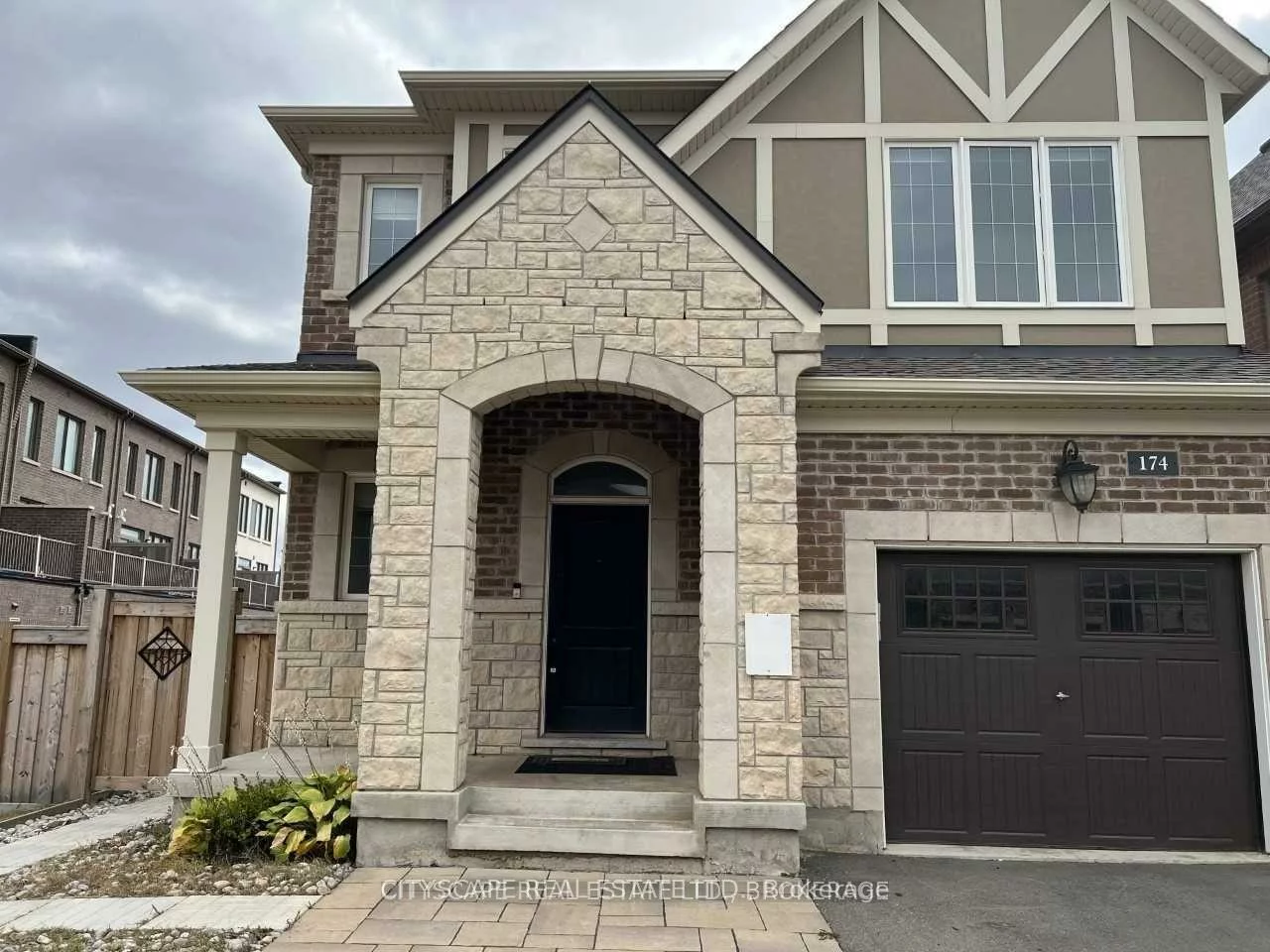 174, Fowley, 1008 - GO Glenorchy, Oakville