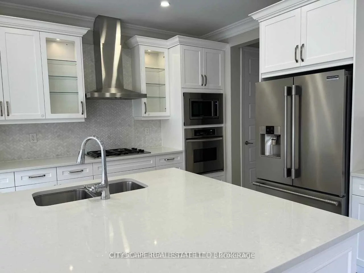 174, Fowley, 1008 - GO Glenorchy, Oakville