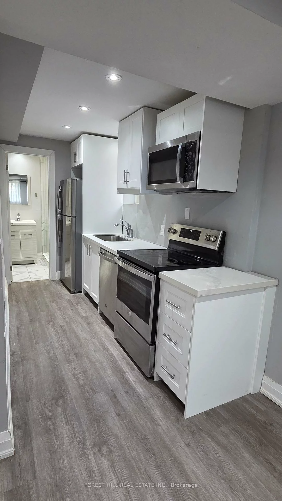 181, North Service, 1003 - CP College Park, Oakville