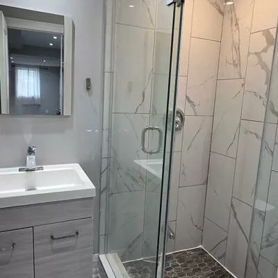 181, North Service, 1003 - CP College Park, Oakville