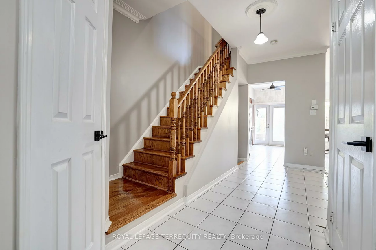 369, Rosegate, 1018 - WC Wedgewood Creek, Oakville