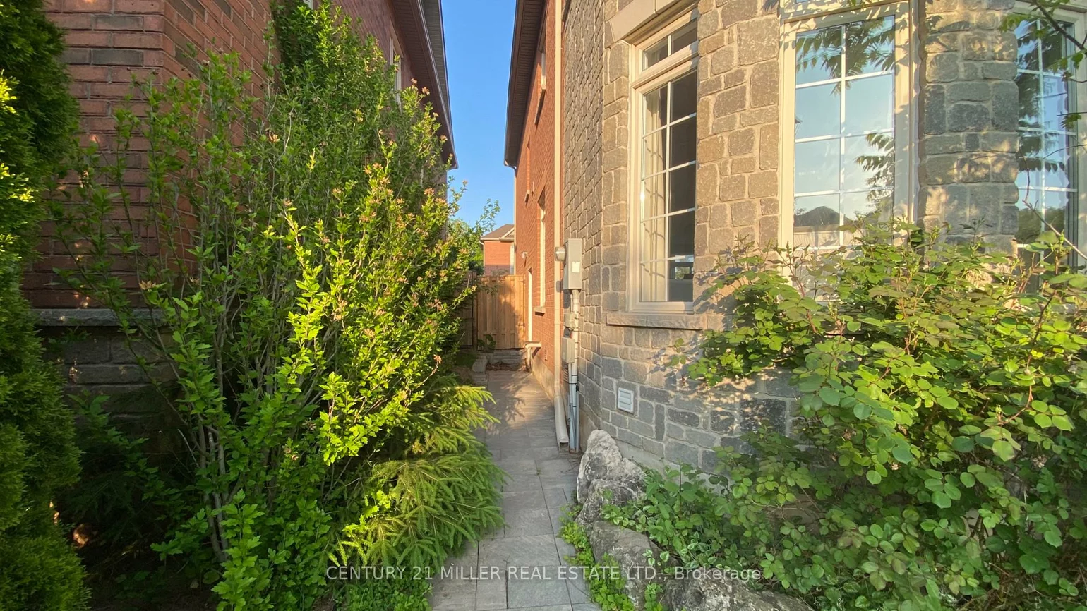 3384, Springflower, 1001 - BR Bronte, Oakville