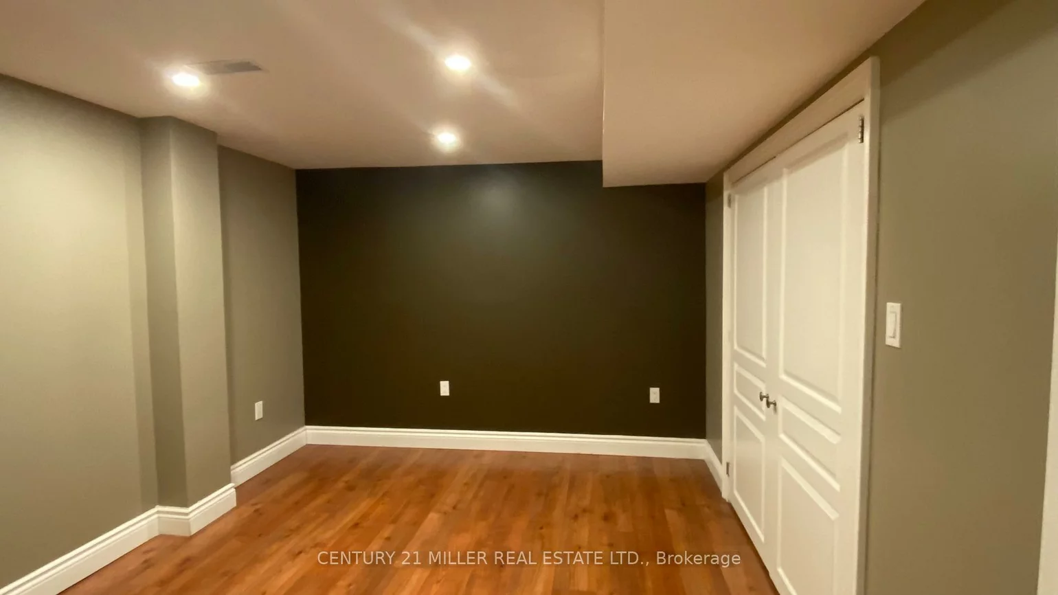 3384, Springflower, 1001 - BR Bronte, Oakville