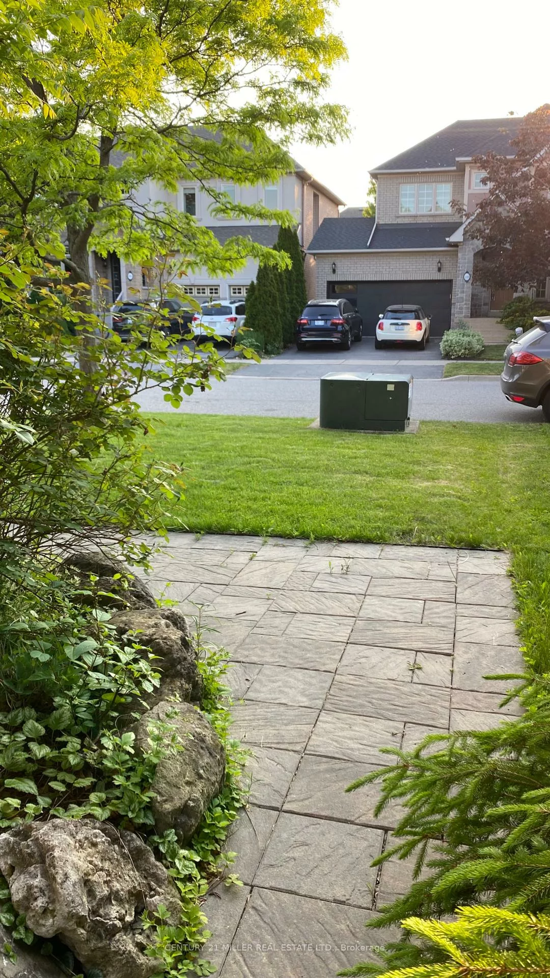 3384, Springflower, 1001 - BR Bronte, Oakville