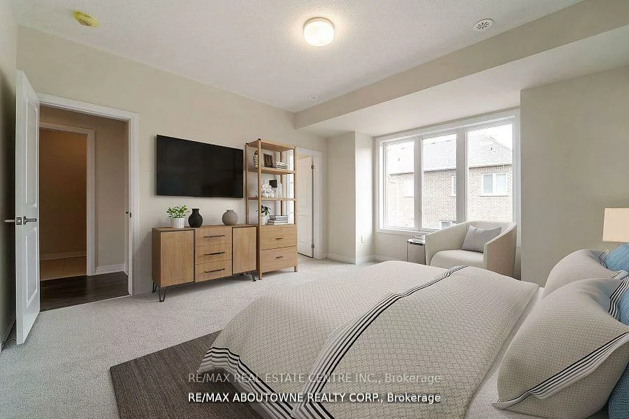 3511, Post, 1008 - GO Glenorchy, Oakville
