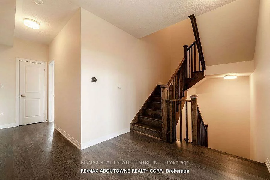 3511, Post, 1008 - GO Glenorchy, Oakville