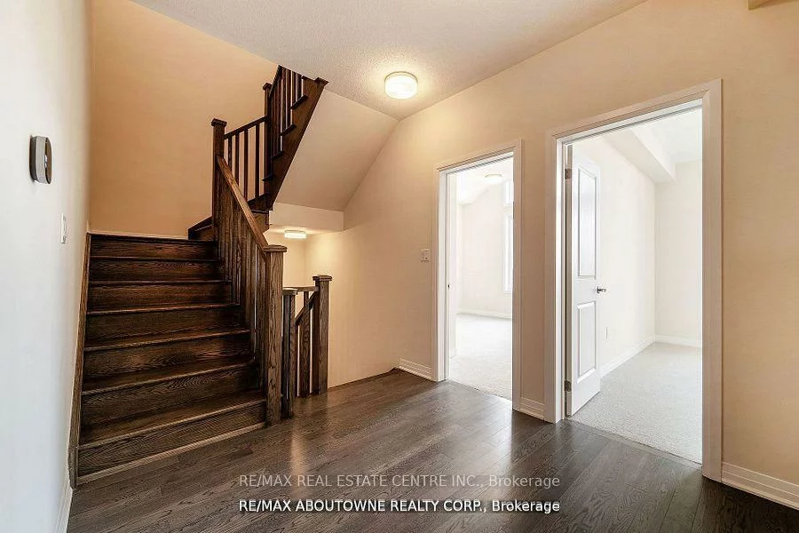 3511, Post, 1008 - GO Glenorchy, Oakville