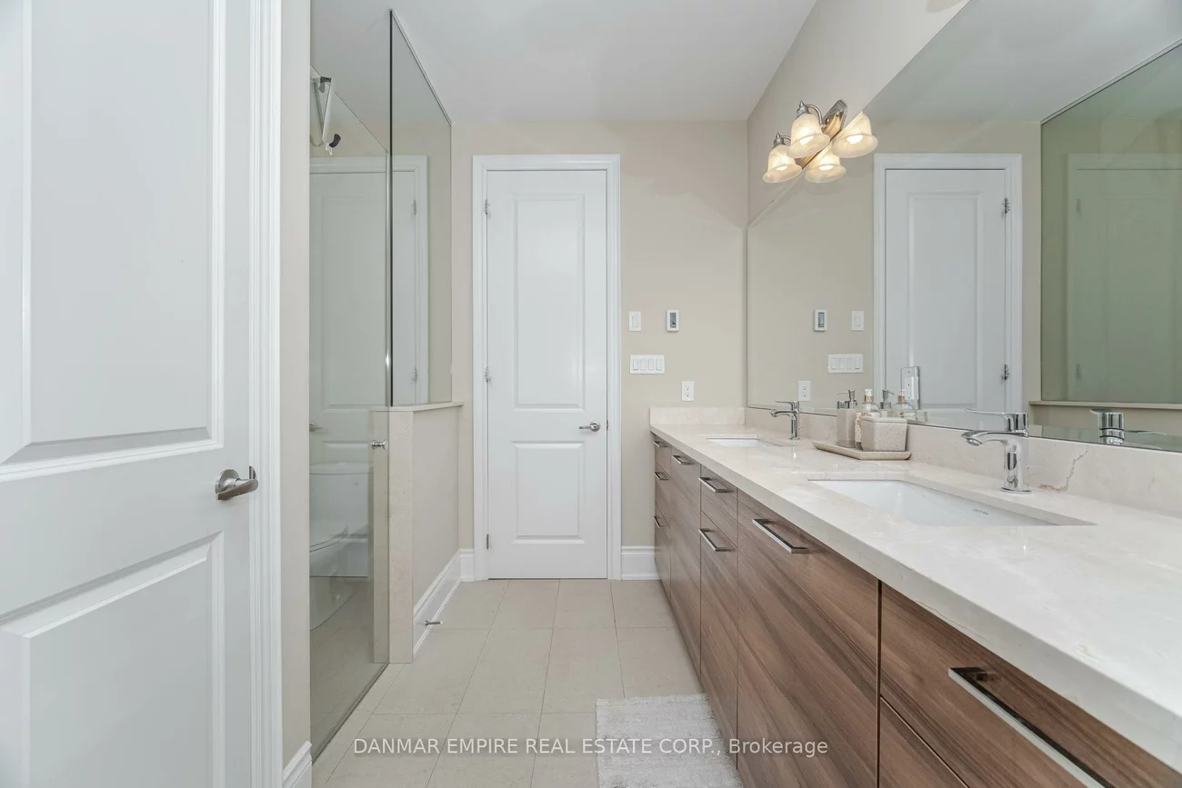 2118, Vineland, 1015 - RO River Oaks, Oakville