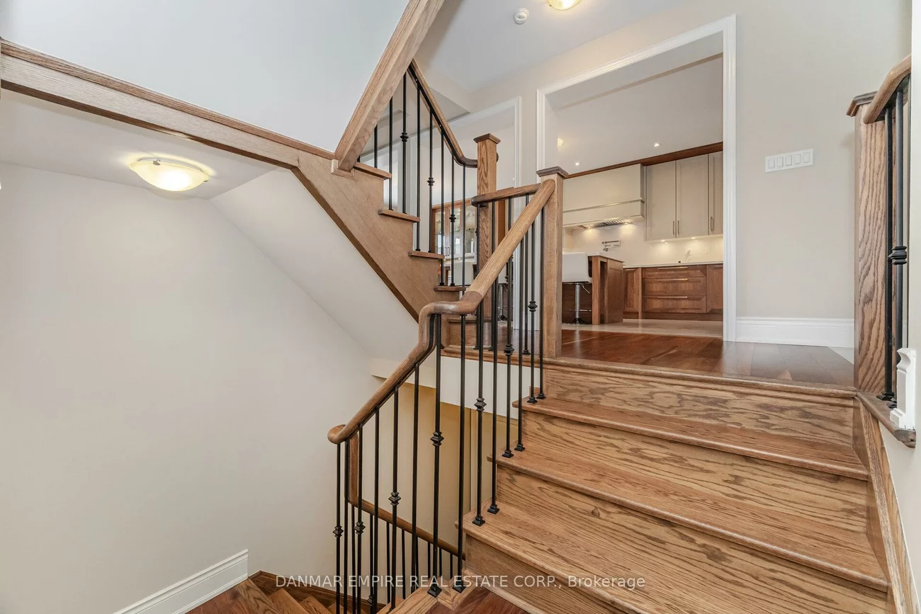 2118, Vineland, 1015 - RO River Oaks, Oakville