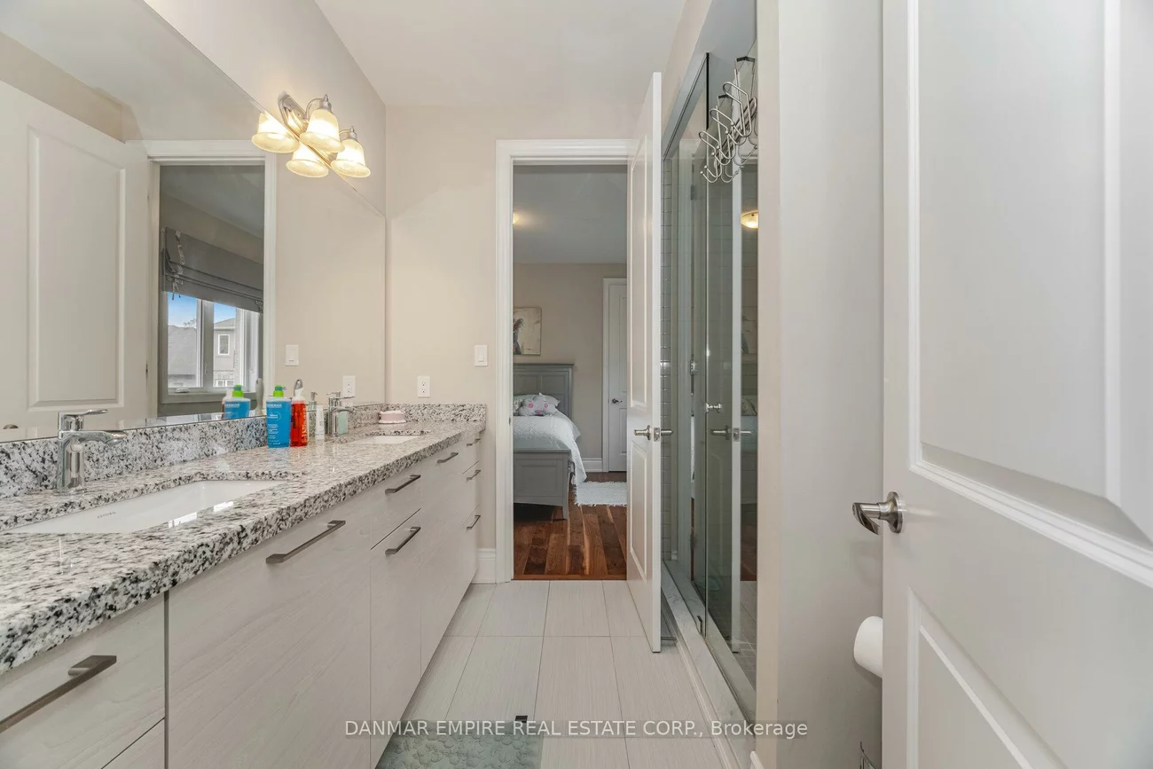2118, Vineland, 1015 - RO River Oaks, Oakville