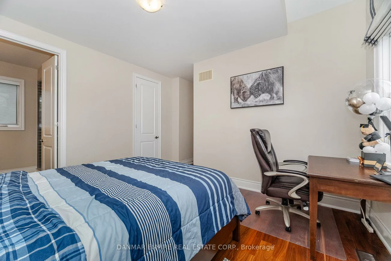 2118, Vineland, 1015 - RO River Oaks, Oakville