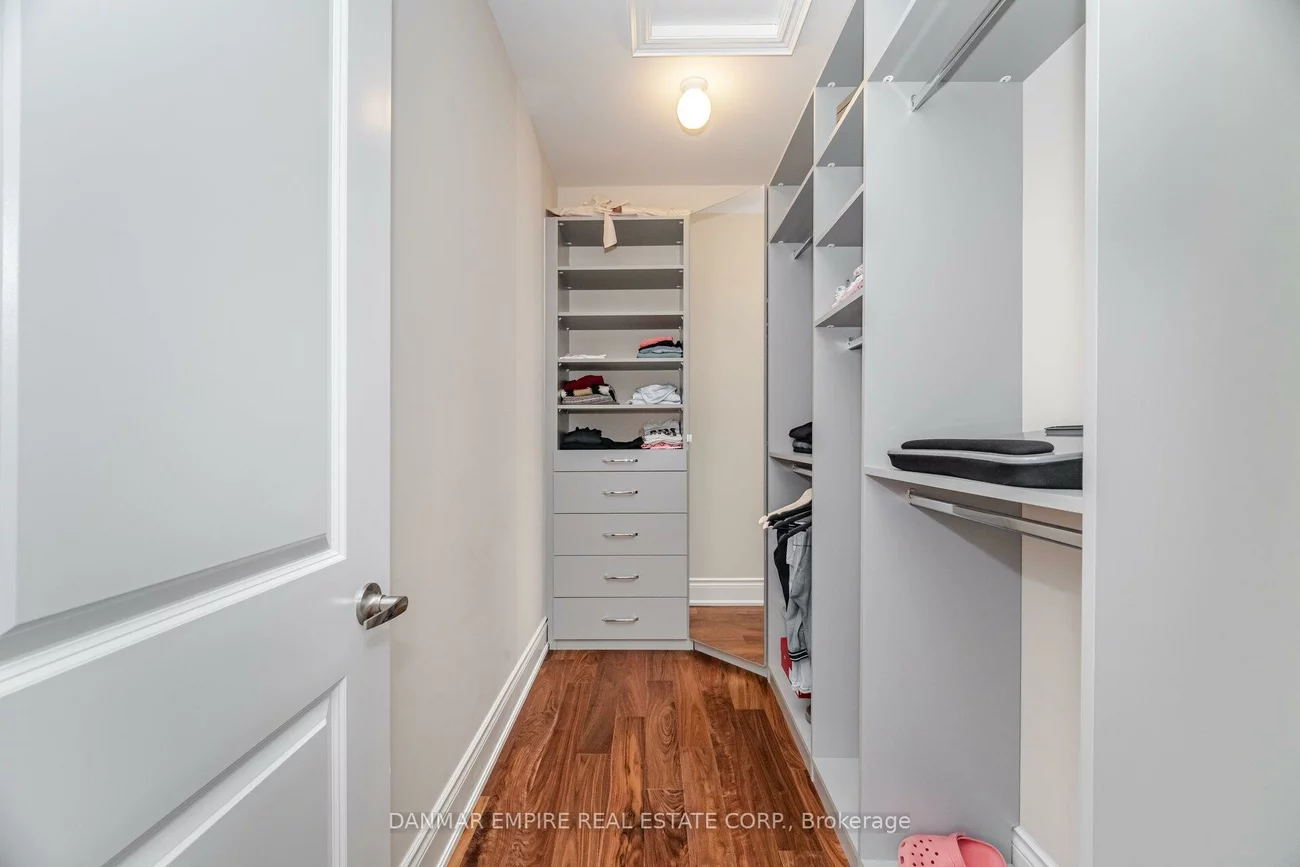 2118, Vineland, 1015 - RO River Oaks, Oakville