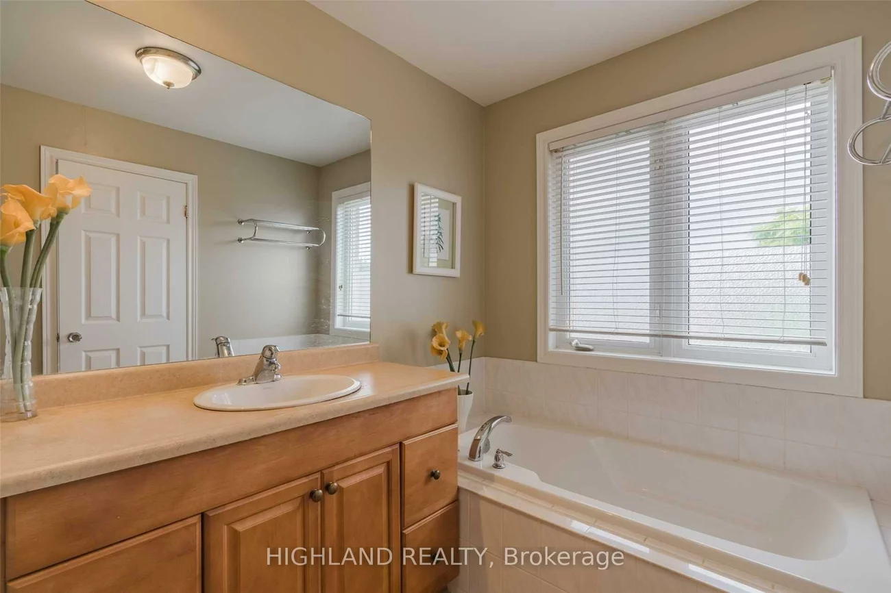 2356, Hilda, 1009 - JC Joshua Creek, Oakville