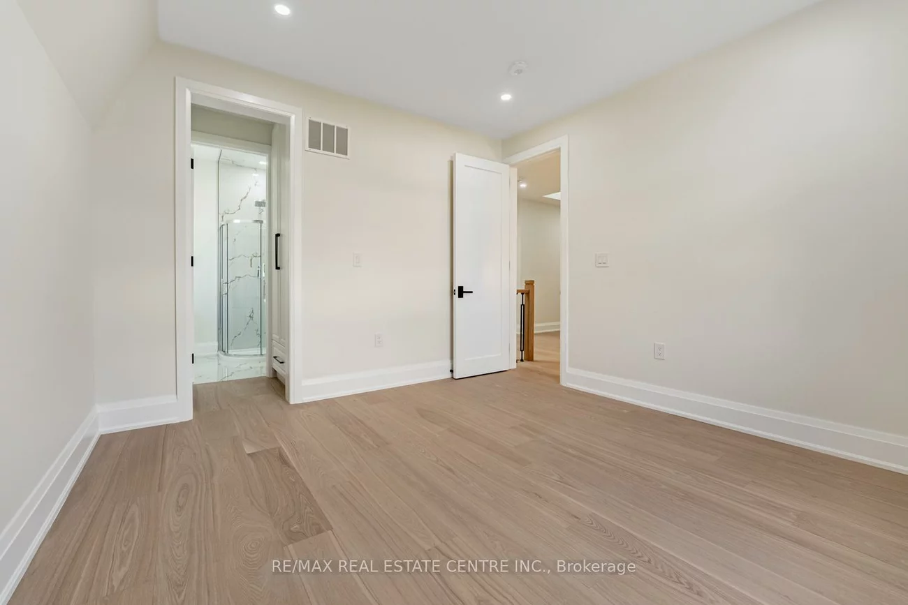 368, Weighton, 1020 - WO West, Oakville