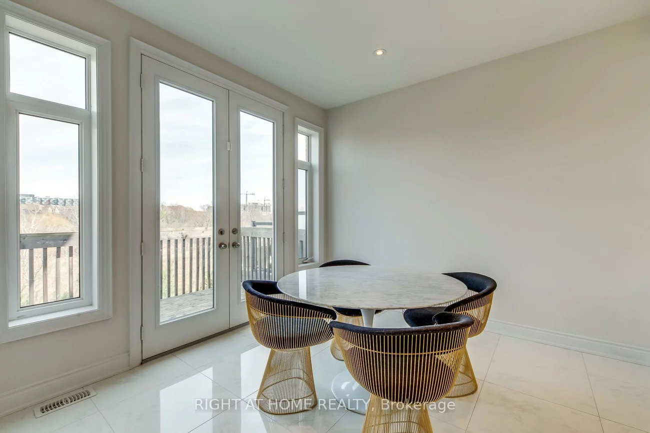 2441, Chateau, 1000 - BC Bronte Creek, Oakville