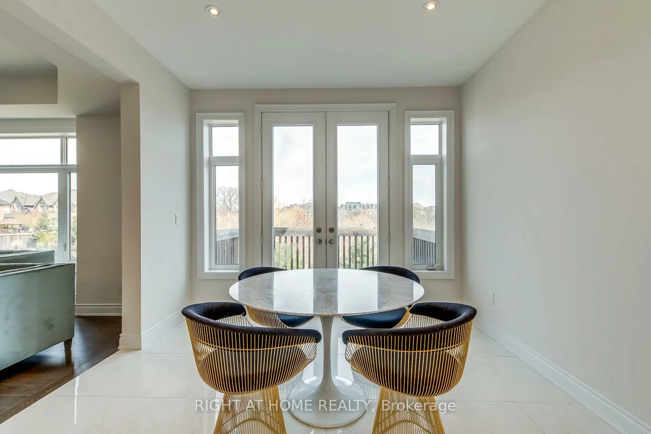 2441, Chateau, 1000 - BC Bronte Creek, Oakville