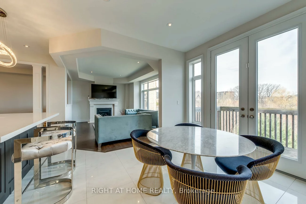 2441, Chateau, 1000 - BC Bronte Creek, Oakville