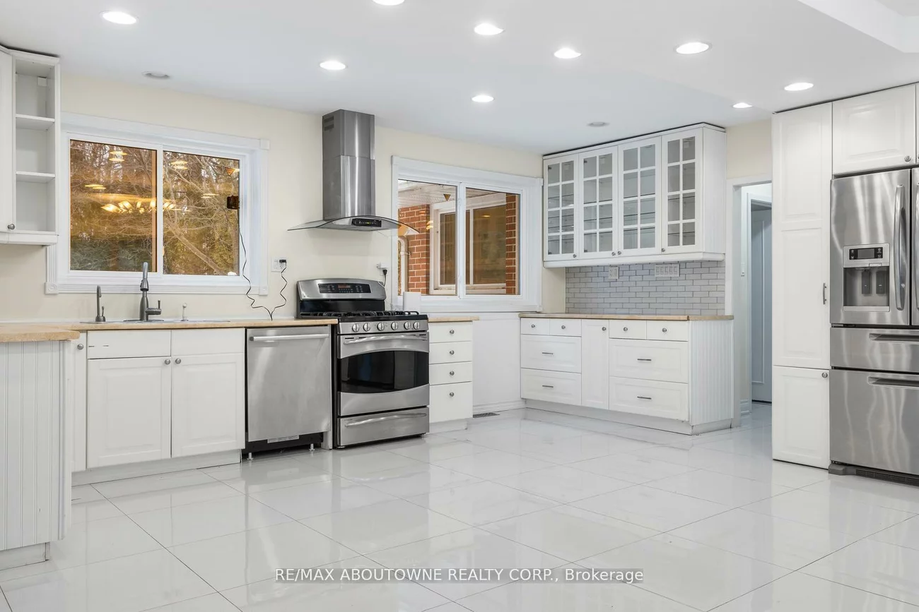 145, Wolfdale, 1017 - SW Southwest, Oakville