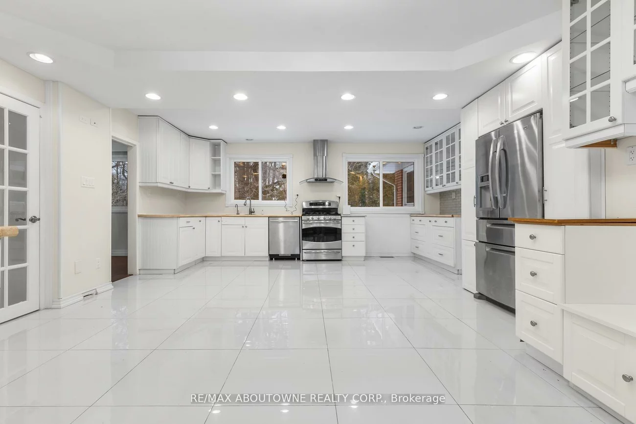 145, Wolfdale, 1017 - SW Southwest, Oakville