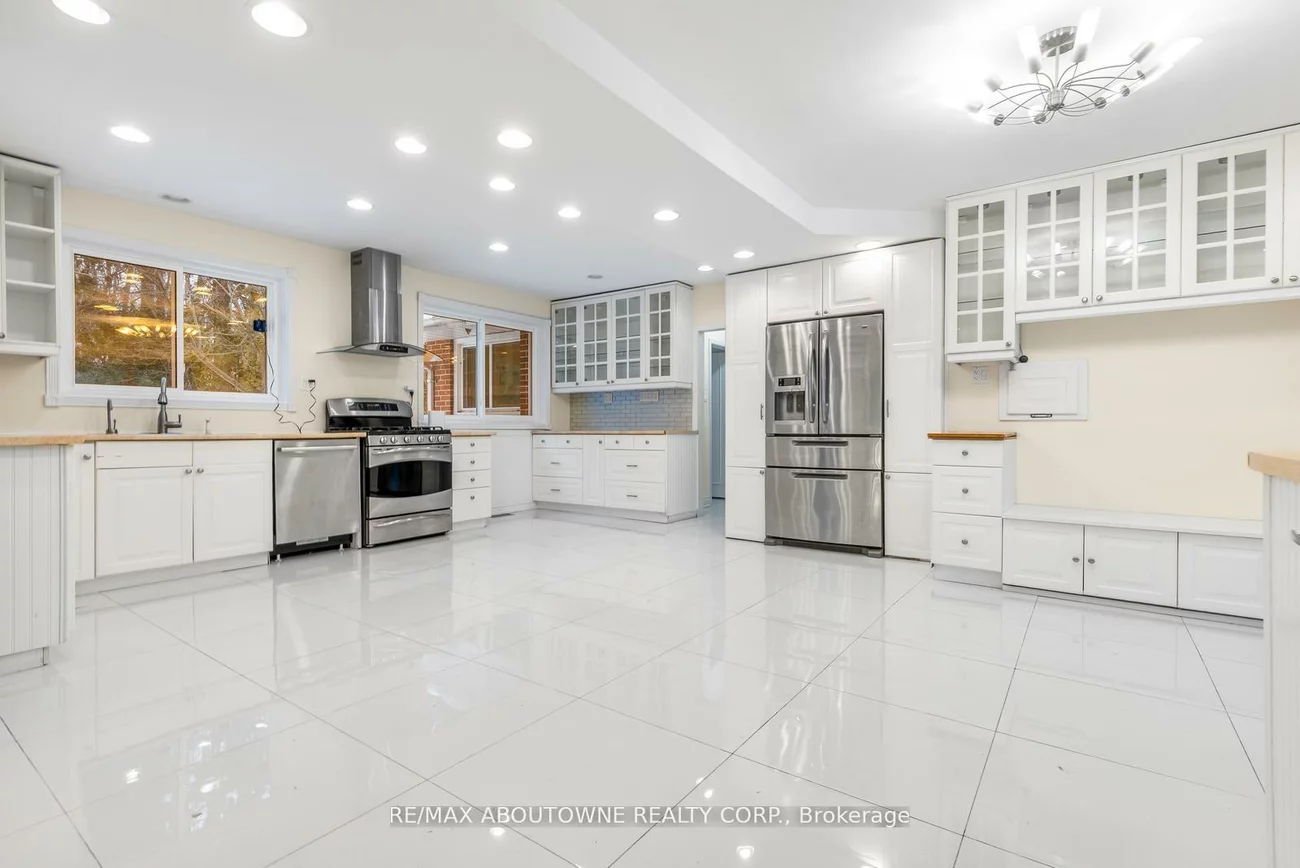 145, Wolfdale, 1017 - SW Southwest, Oakville