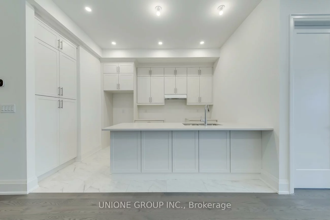 3312, Umar, 1008 - GO Glenorchy, Oakville