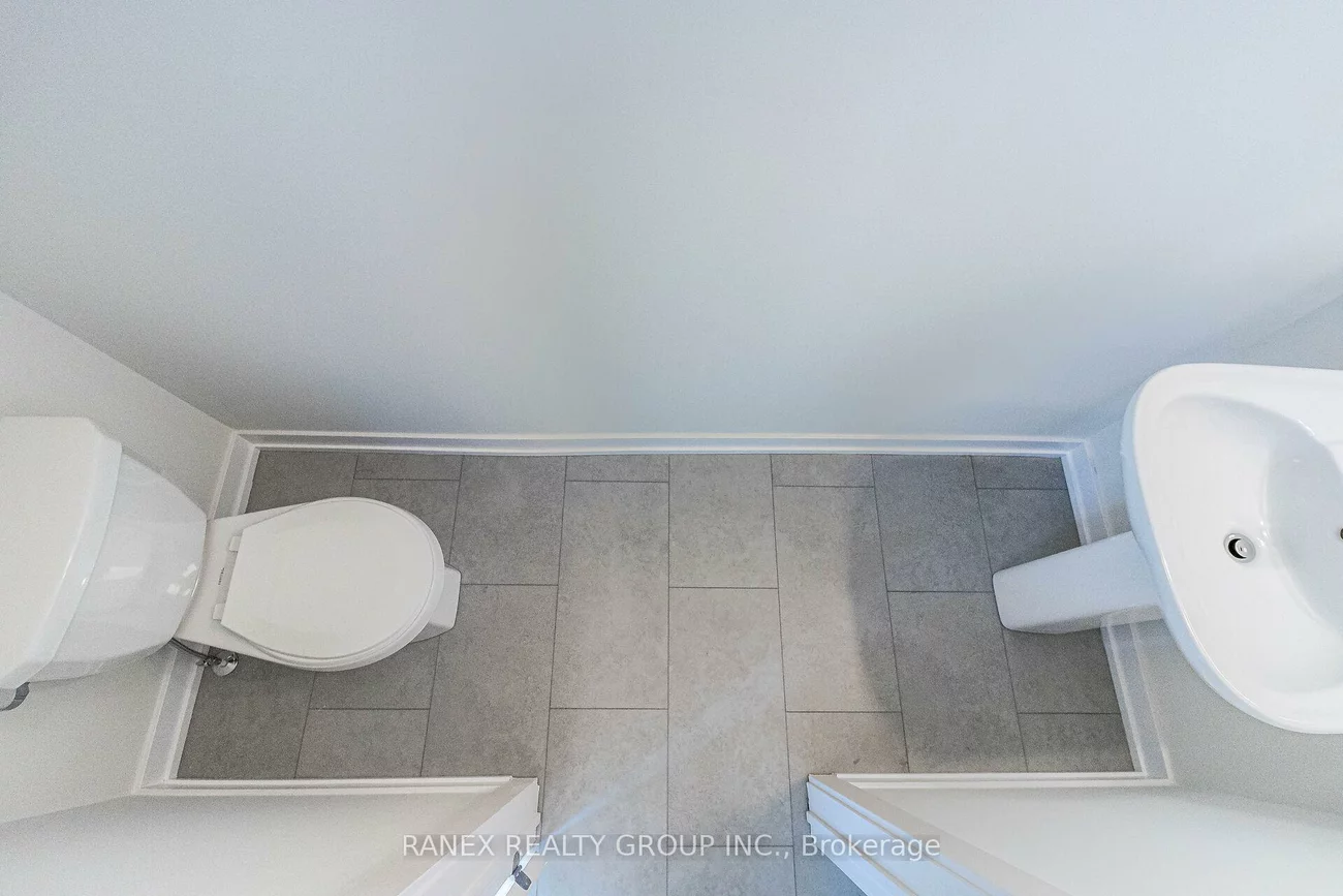 1339, Kaniv, 1012 - NW Northwest, Oakville