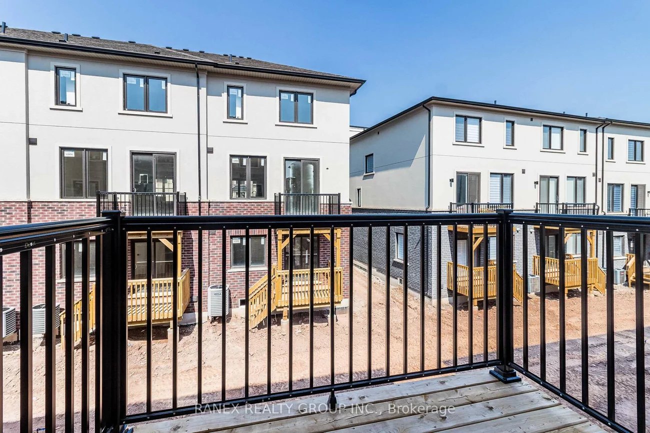 1339, Kaniv, 1012 - NW Northwest, Oakville