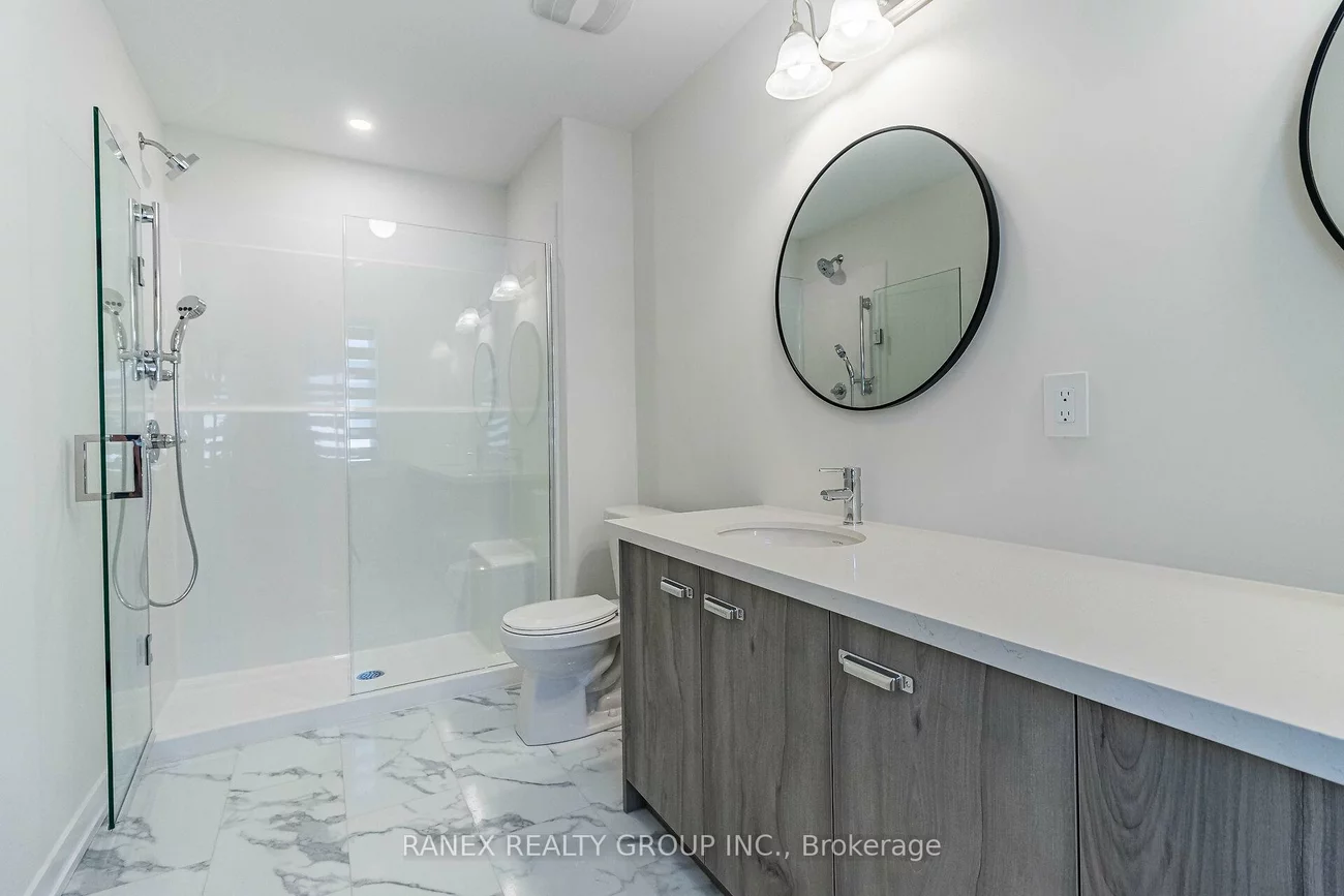 1339, Kaniv, 1012 - NW Northwest, Oakville