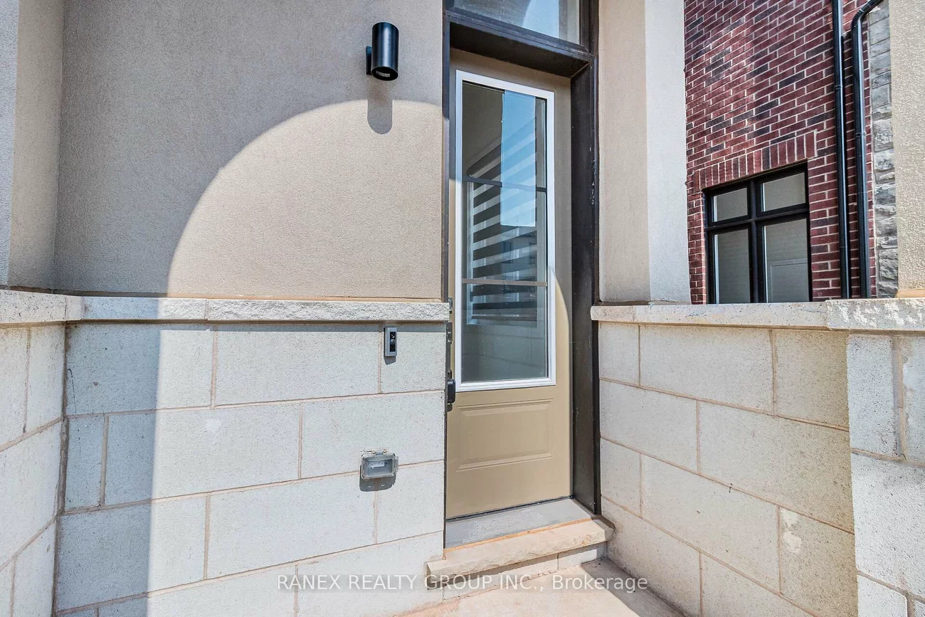 1339, Kaniv, 1012 - NW Northwest, Oakville