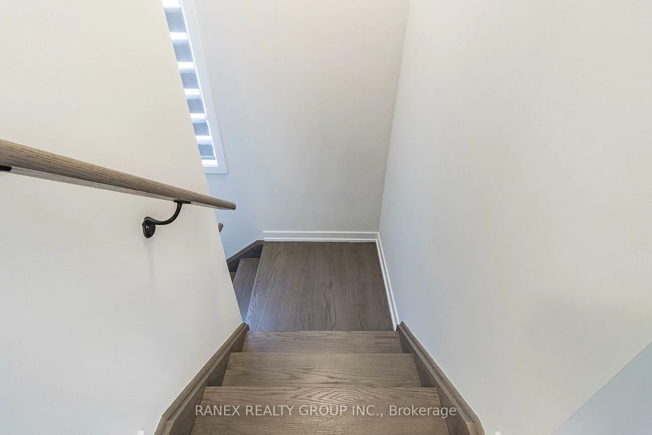 1339, Kaniv, 1012 - NW Northwest, Oakville