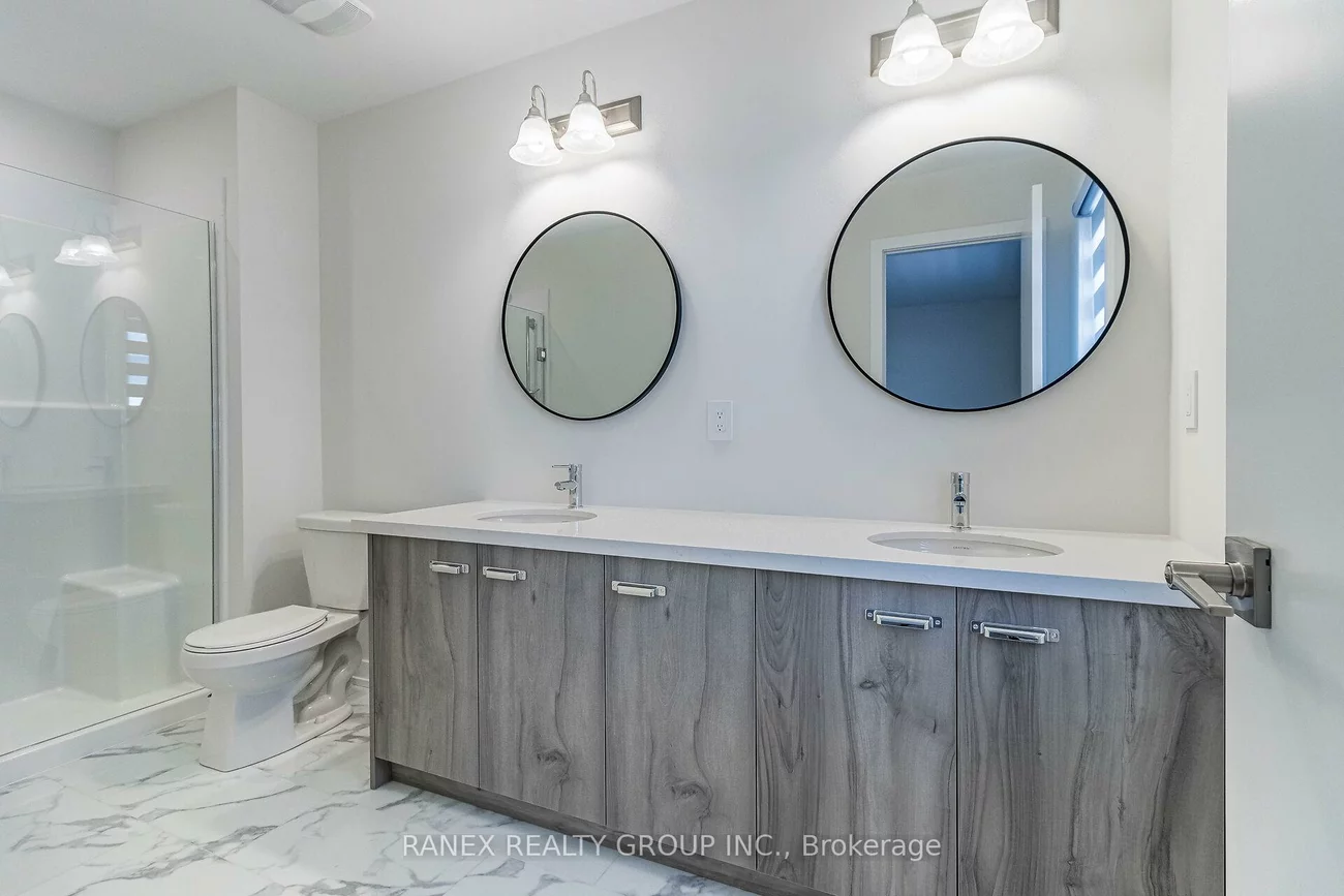 1339, Kaniv, 1012 - NW Northwest, Oakville