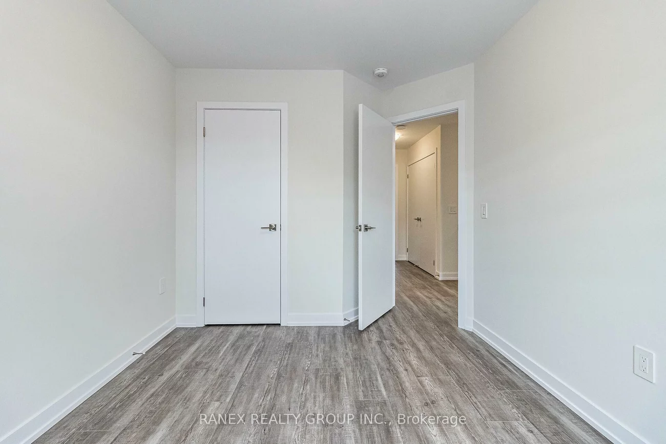 1339, Kaniv, 1012 - NW Northwest, Oakville