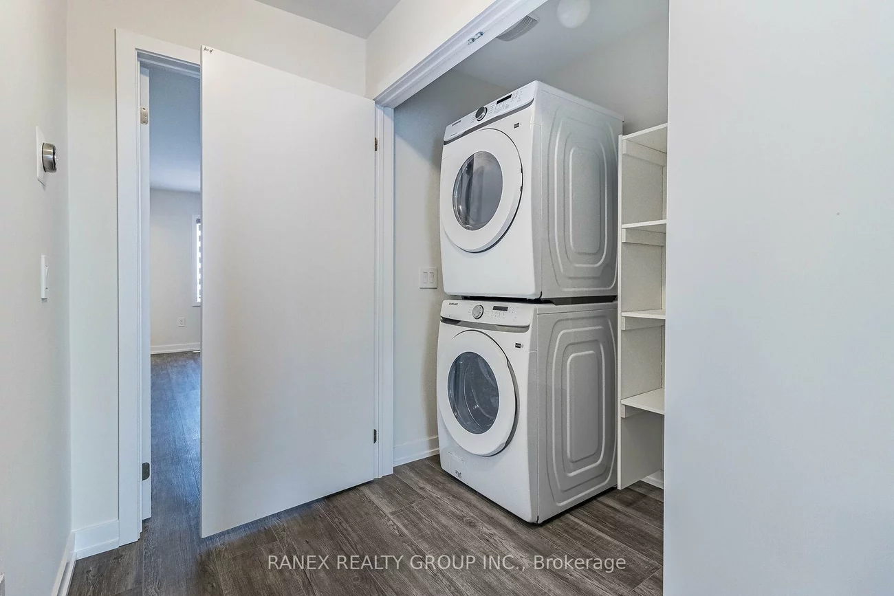 1339, Kaniv, 1012 - NW Northwest, Oakville