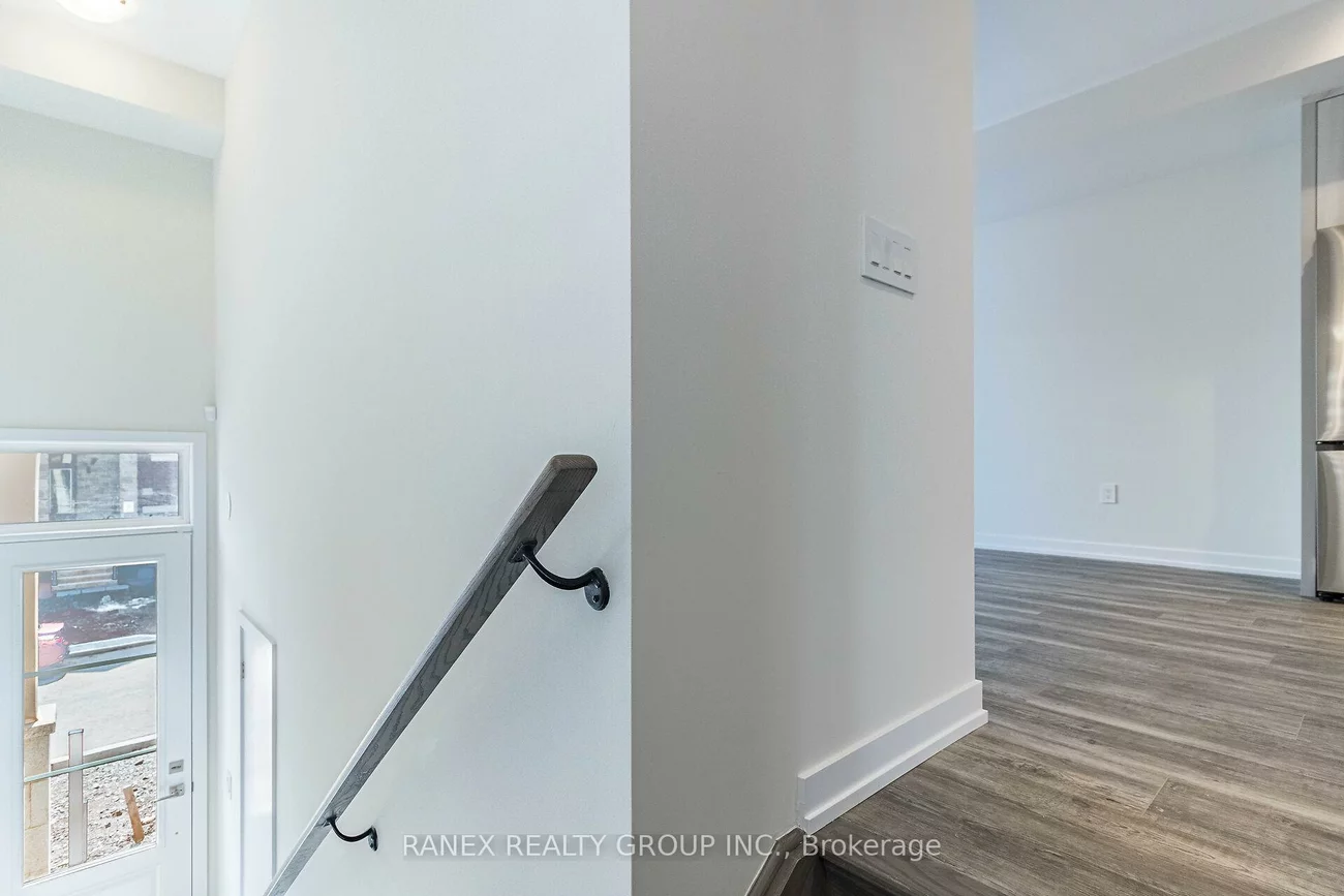 1339, Kaniv, 1012 - NW Northwest, Oakville