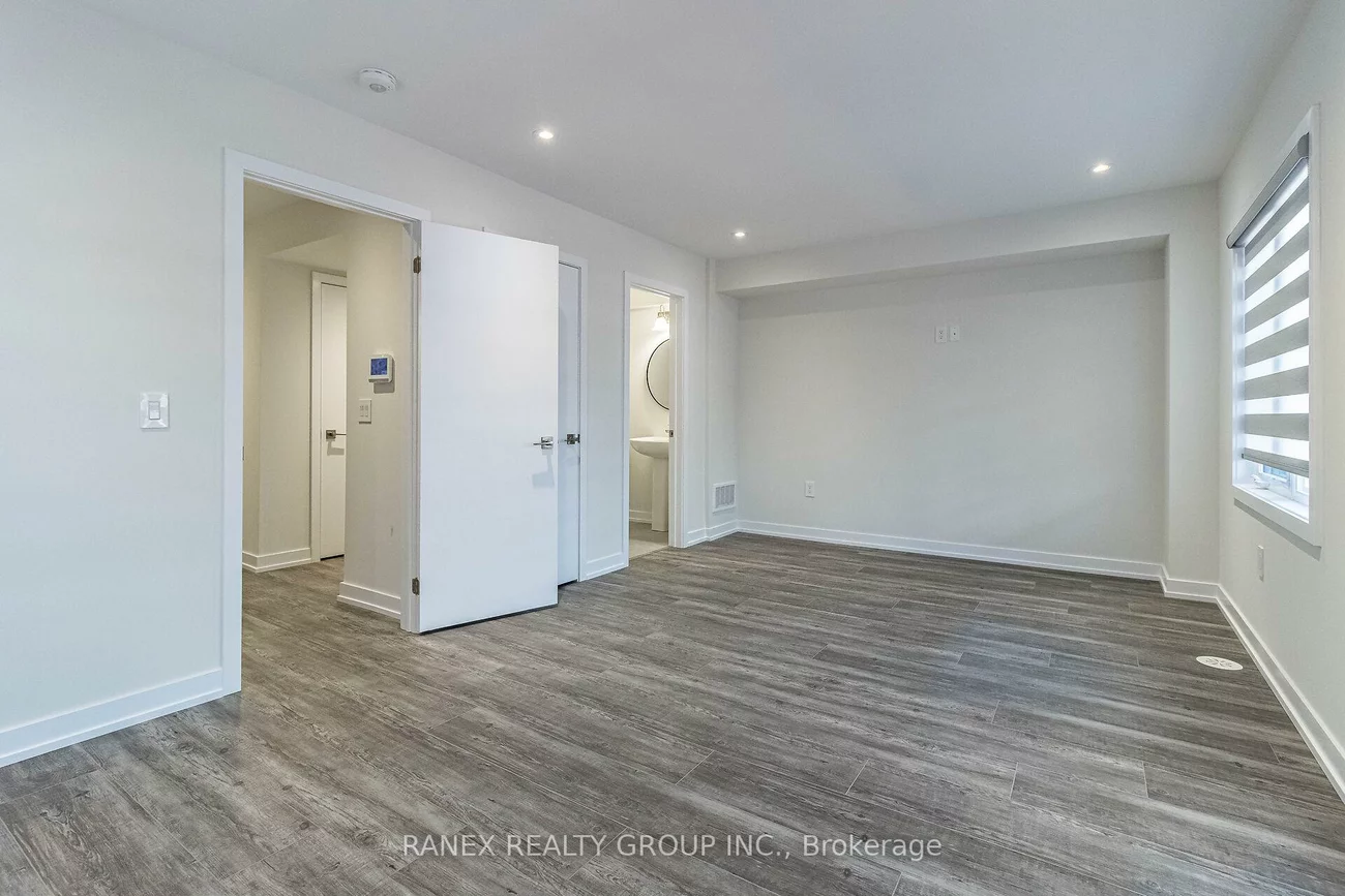 1339, Kaniv, 1012 - NW Northwest, Oakville