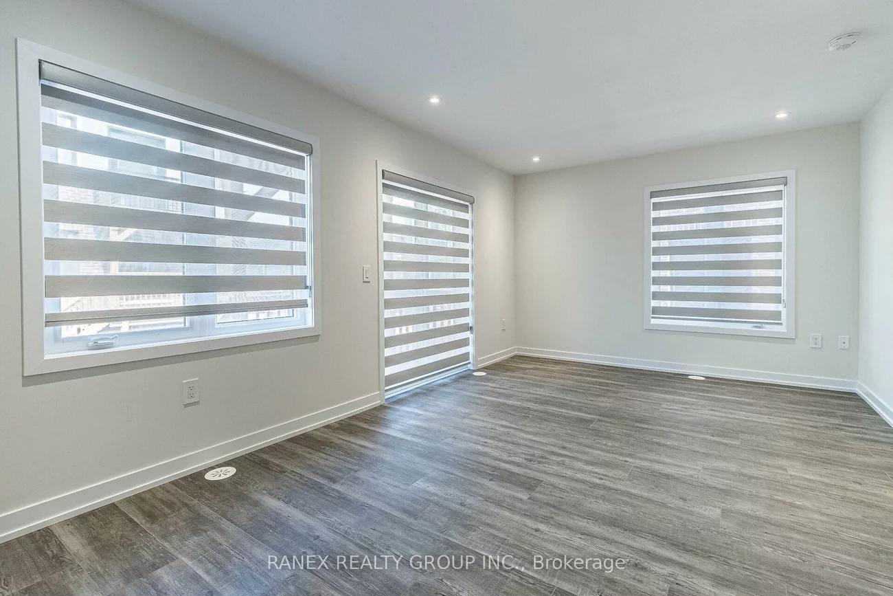 1339, Kaniv, 1012 - NW Northwest, Oakville