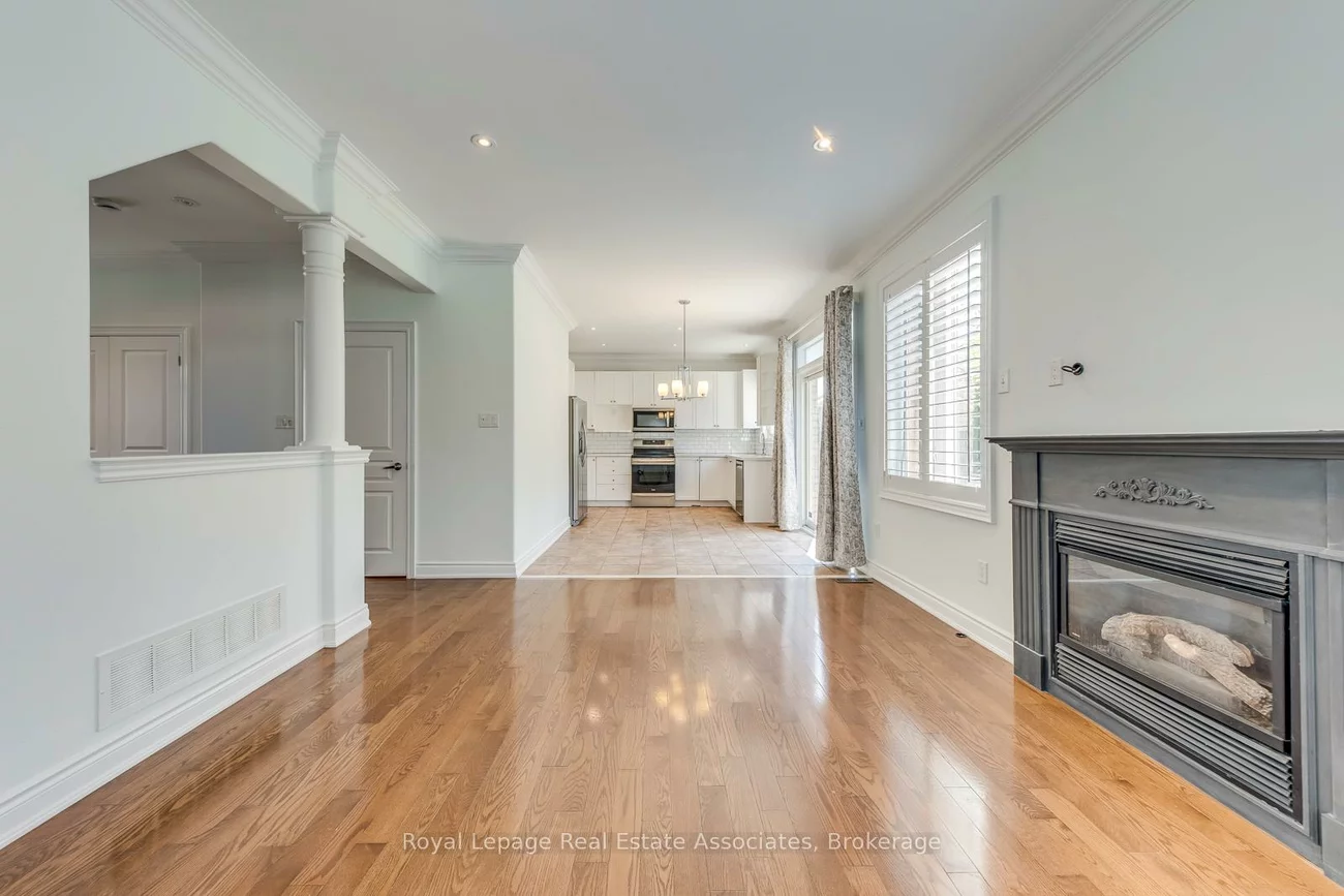 3349, Springflower, 1001 - BR Bronte, Oakville