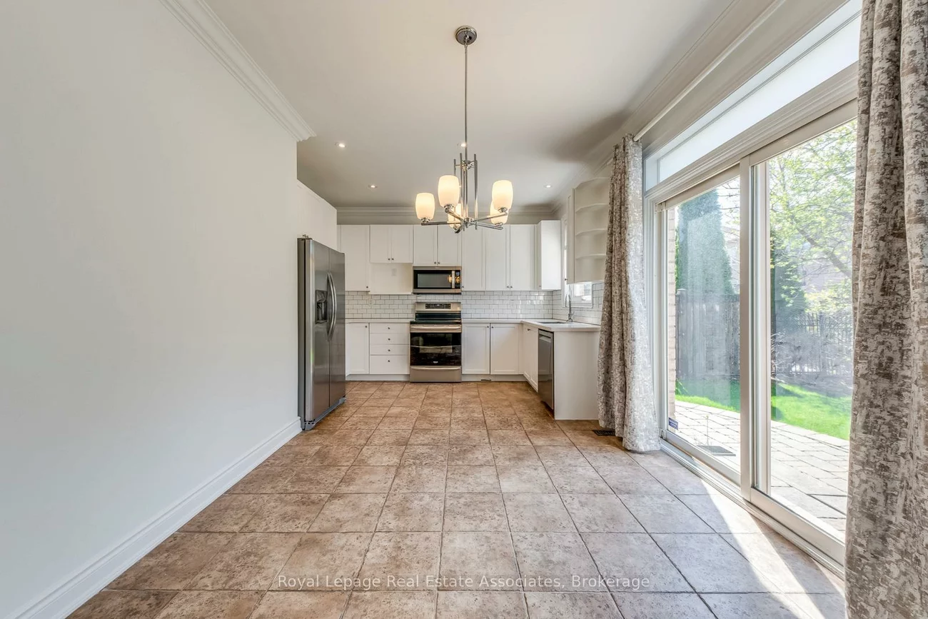 3349, Springflower, 1001 - BR Bronte, Oakville