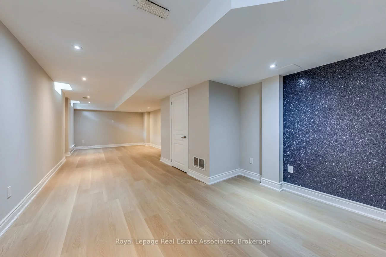 3349, Springflower, 1001 - BR Bronte, Oakville