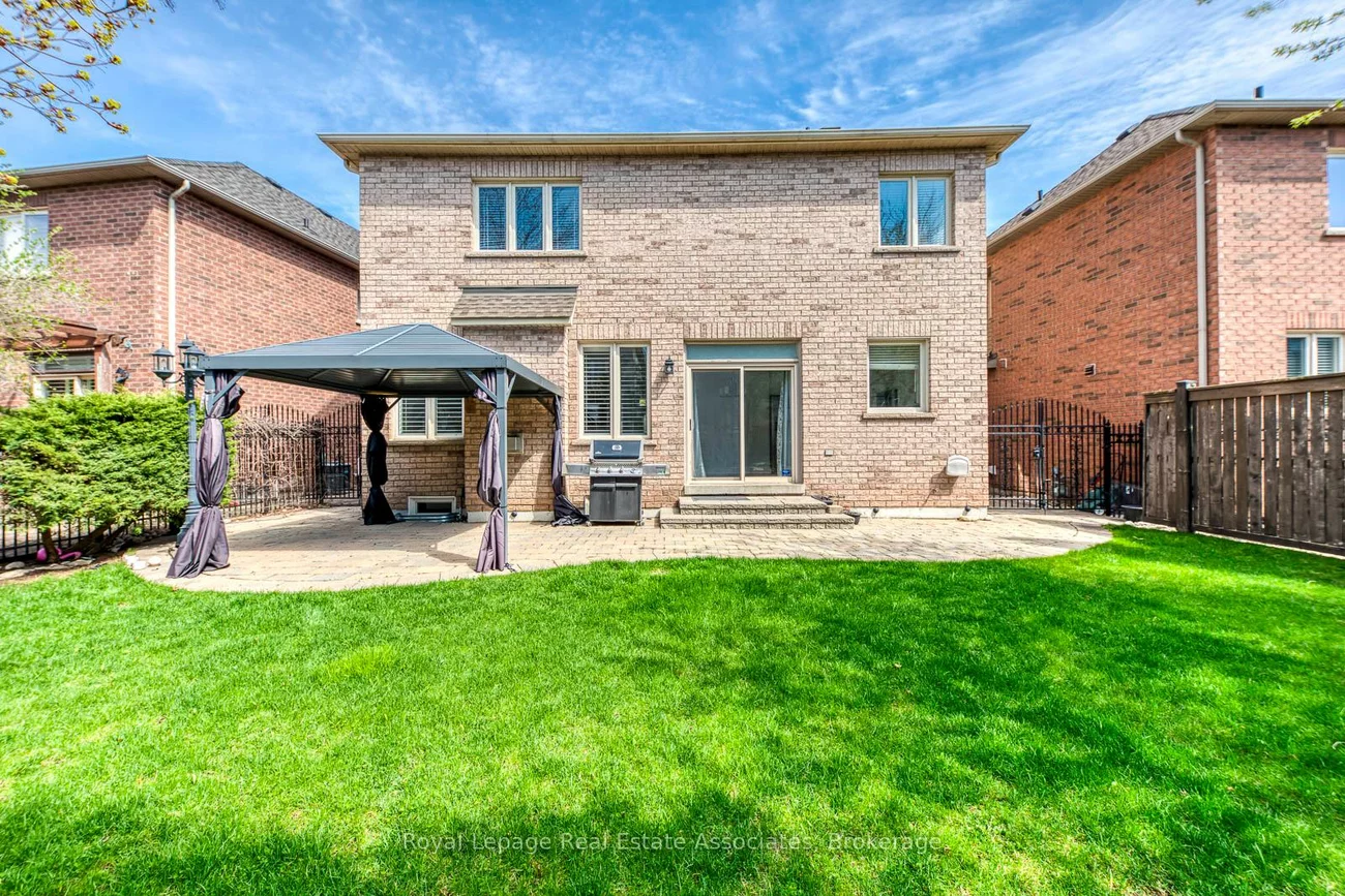 3349, Springflower, 1001 - BR Bronte, Oakville