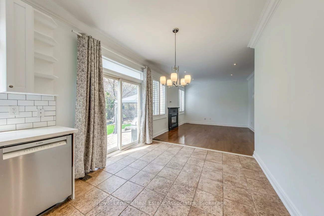 3349, Springflower, 1001 - BR Bronte, Oakville