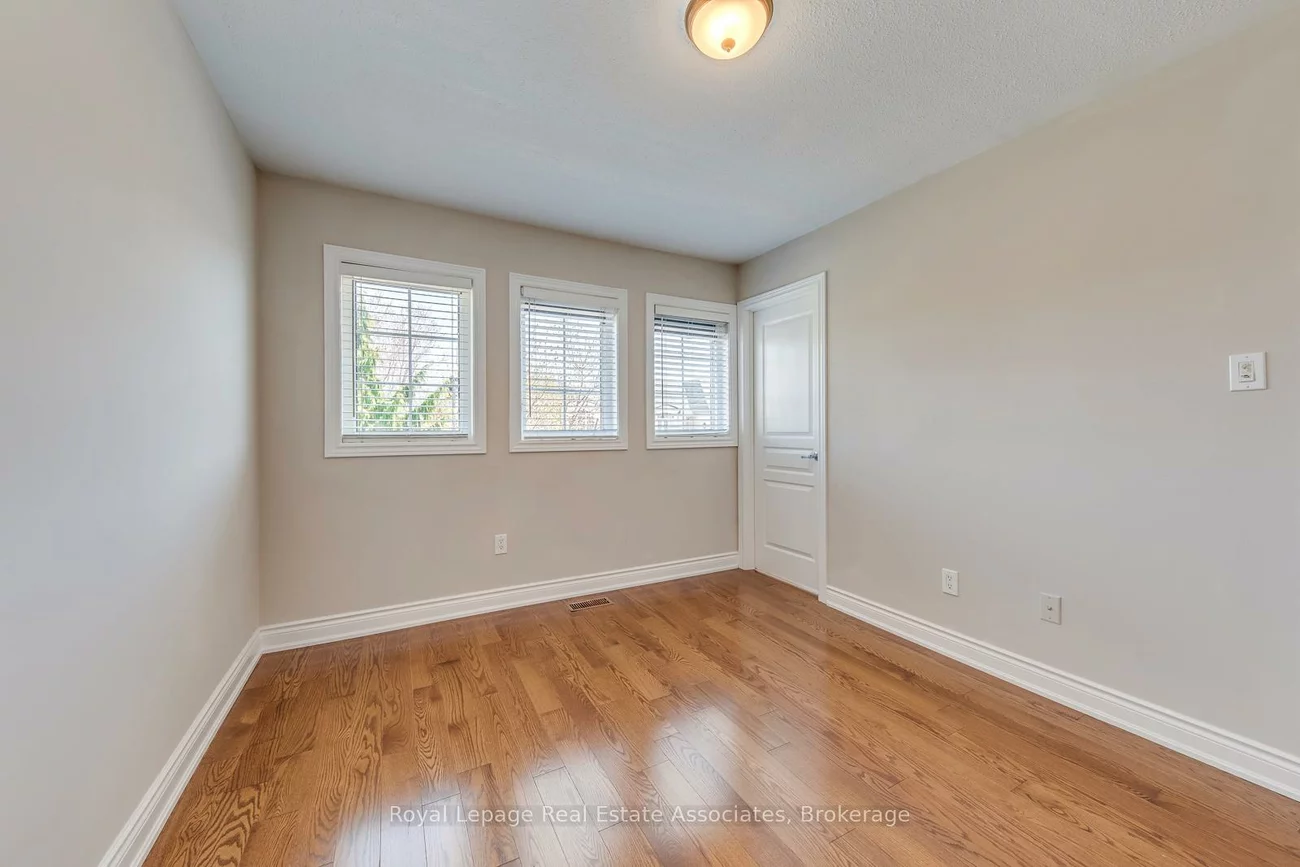 3349, Springflower, 1001 - BR Bronte, Oakville