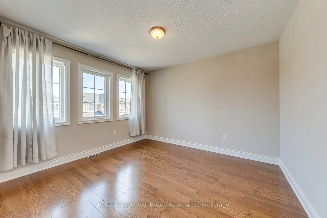 3349, Springflower, 1001 - BR Bronte, Oakville