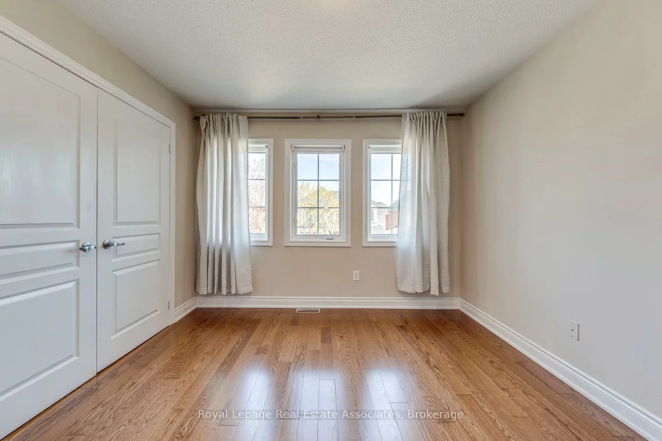 3349, Springflower, 1001 - BR Bronte, Oakville