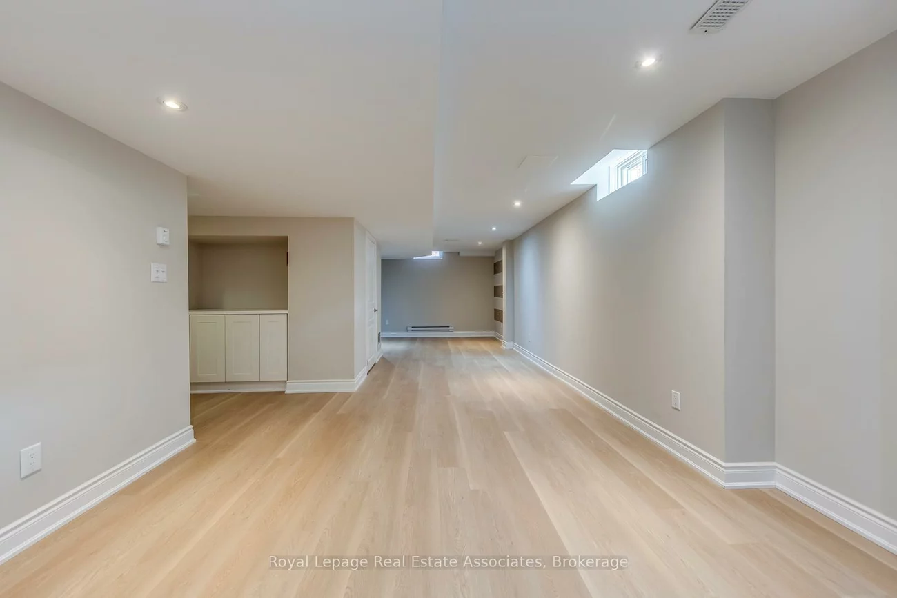 3349, Springflower, 1001 - BR Bronte, Oakville