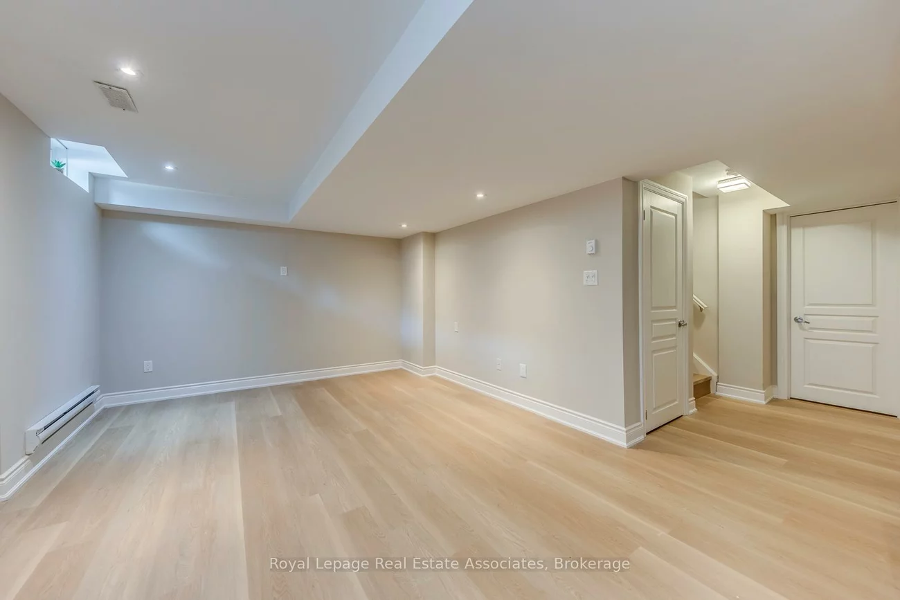 3349, Springflower, 1001 - BR Bronte, Oakville