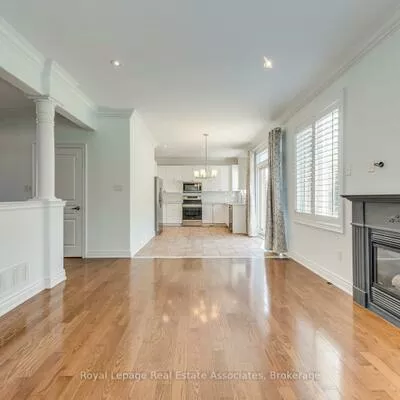 3349, Springflower, 1001 - BR Bronte, Oakville