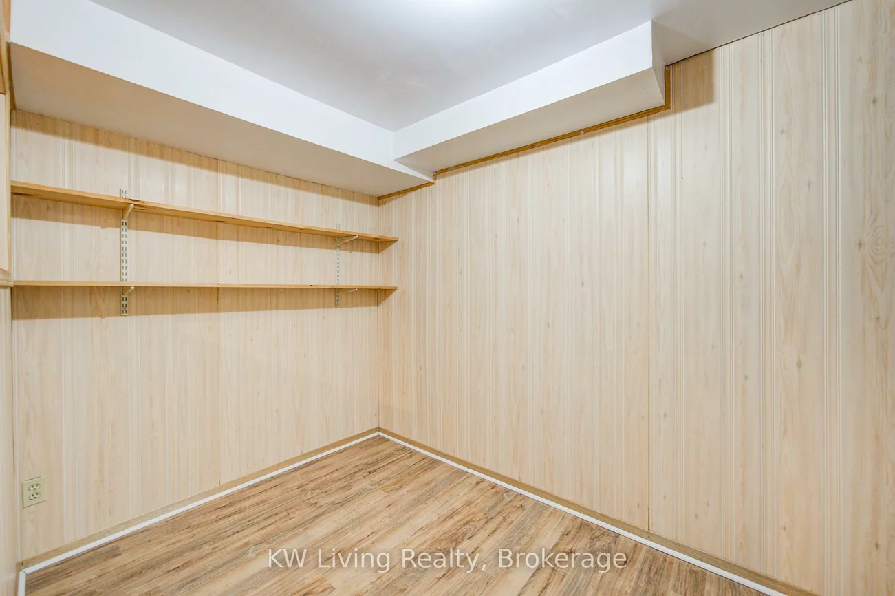 2173, Margot, 1015 - RO River Oaks, Oakville