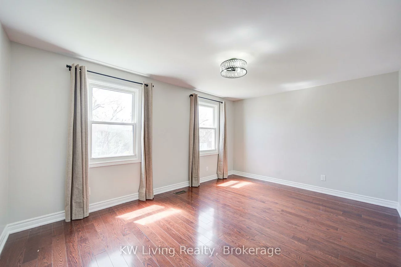 2173, Margot, 1015 - RO River Oaks, Oakville