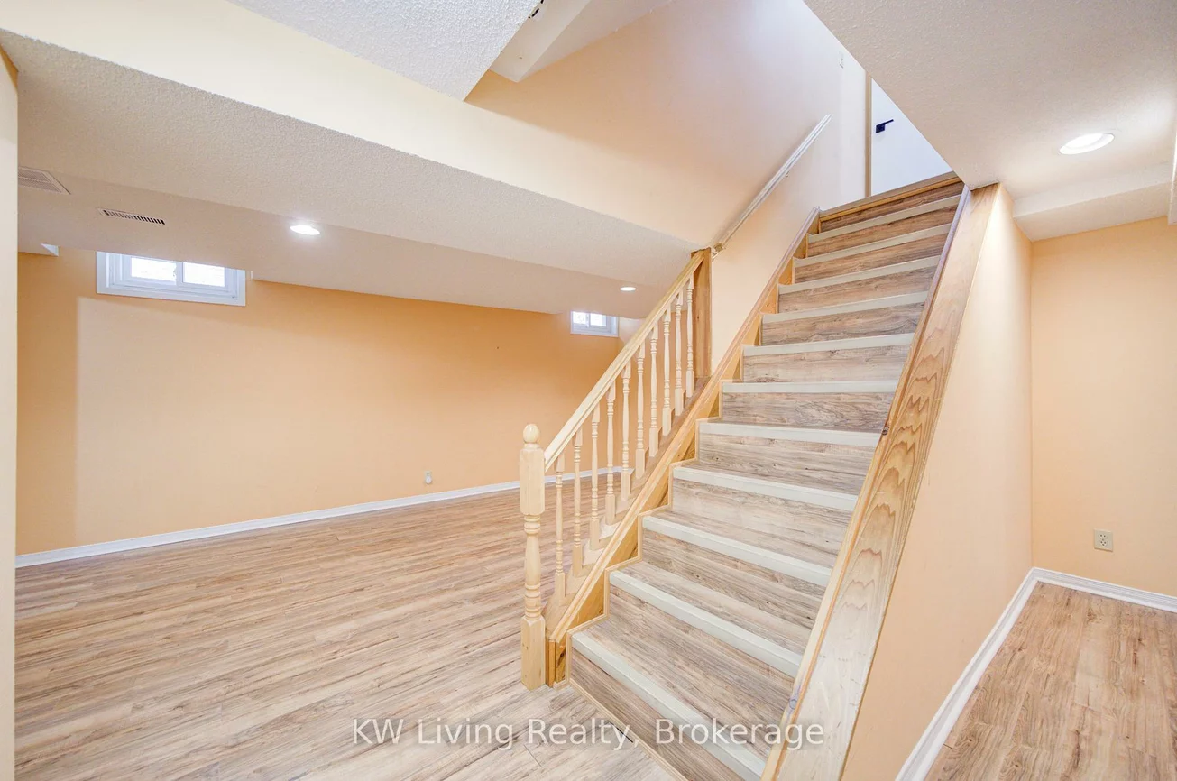 2173, Margot, 1015 - RO River Oaks, Oakville